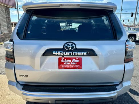Used 2018 Toyota 4Runner 4WD image 6