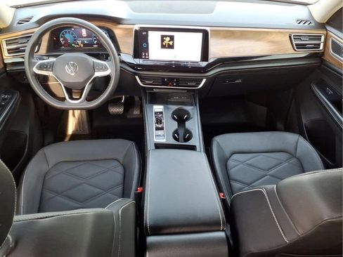Used 2024 Volkswagen Atlas SE FWD image 18