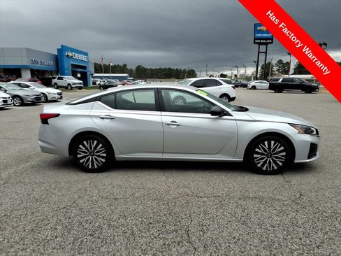 Used 2024 Nissan Altima 2.5 SV image 6