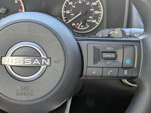 Used 2023 Nissan Rogue SV FWD image 26