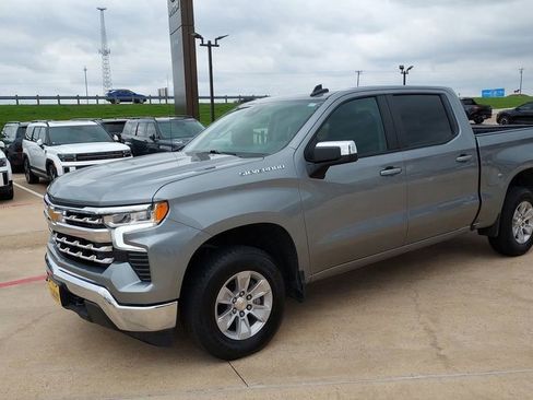 Used 2025 Chevrolet Silverado 1500 LT image 7