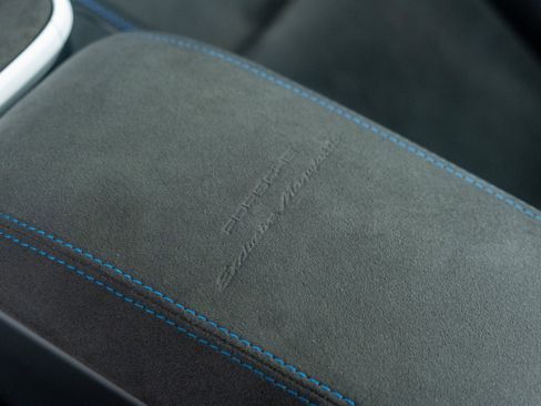 Certified 2024 Porsche 911 Dakar image 37