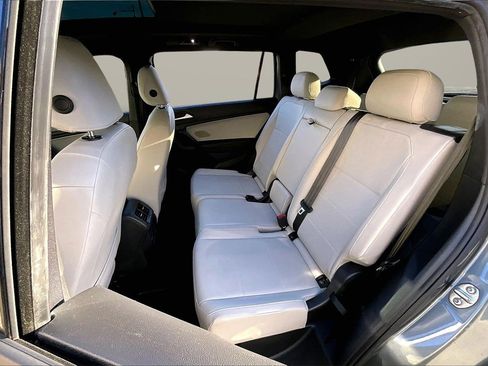 Used 2021 Volkswagen Tiguan SE R-Line image 22