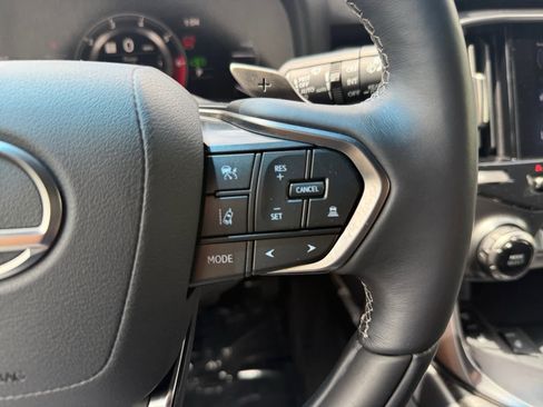 Used 2024 Lexus LX 600 4WD w/ Luxury Package image 24