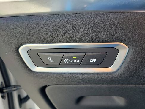 Used 2026 BMW X7 xDrive40i AWD/4WD image 25