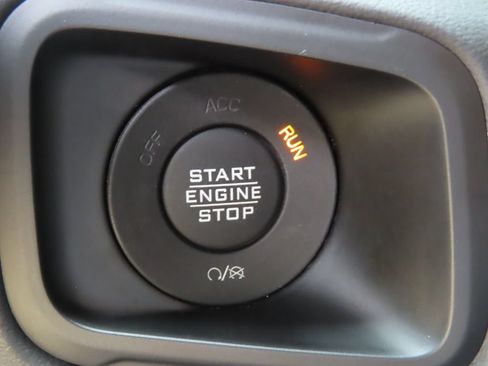 Certified 2024 Jeep Wrangler Unlimited Rubicon w/ Technology Group AWD/4WD image 14