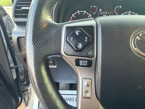 Used 2022 Toyota 4Runner SR5 Premium w/ Moonroof Package AWD/4WD image 29