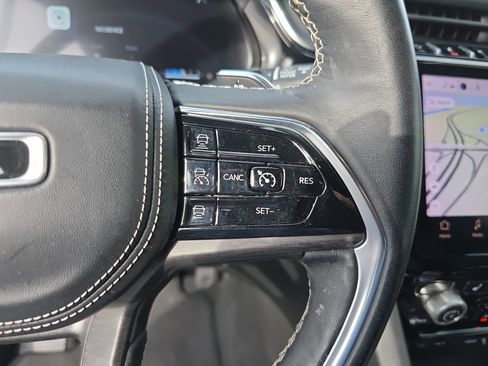 Used 2022 Jeep Grand Cherokee Overland image 32