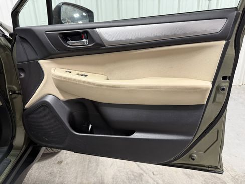 Used 2017 Subaru Outback 2.5i Premium image 14
