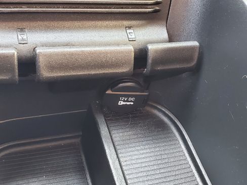 Used 2018 RAM 3500 SLT w/ Luxury Group image 24