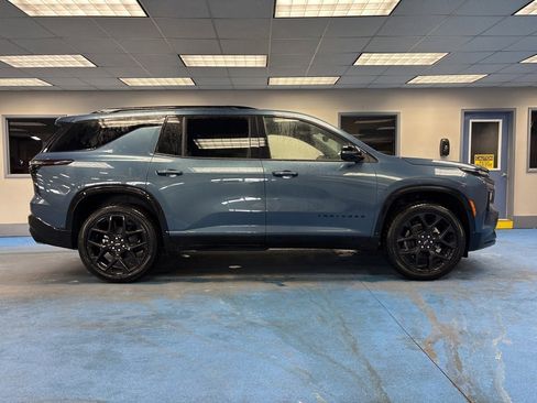 New 2026 Chevrolet Traverse RS w/ LPO, Floor Liner Package image 2