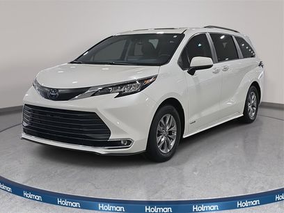 Used 2021 Toyota Sienna XLE