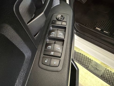 Used 2018 RAM 1500 Tradesman AWD/4WD image 35