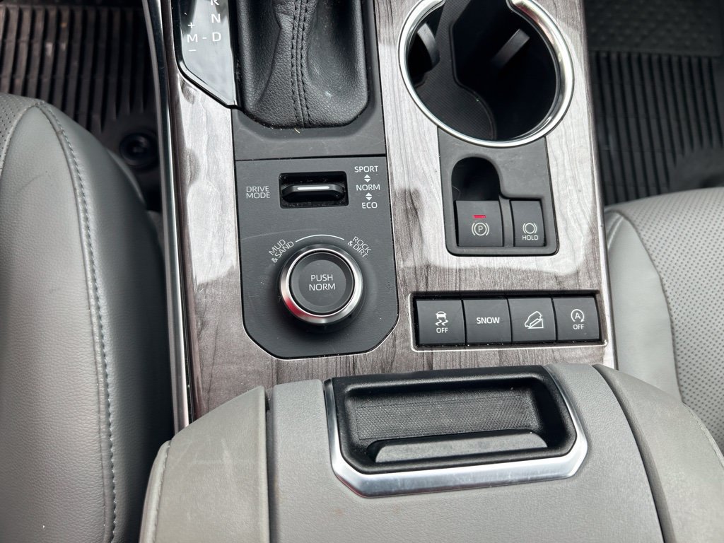 Used 2021 Toyota Highlander Platinum AWD/4WD image 11