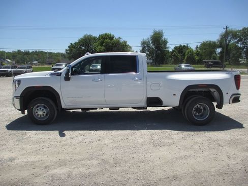 New 2026 GMC Sierra 3500 SLT w/ SLT Convenience Package AWD/4WD image 10