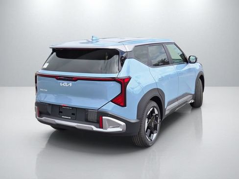 New 2027 Kia Seltos S FWD image 4