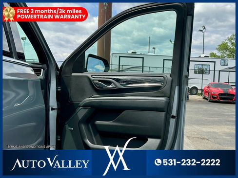 Used 2024 GMC Yukon XL Denali w/ Advanced Technology Package AWD/4WD image 19