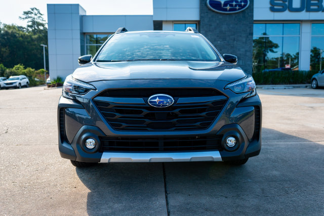 Certified 2025 Subaru Outback Limited AWD/4WD image 12