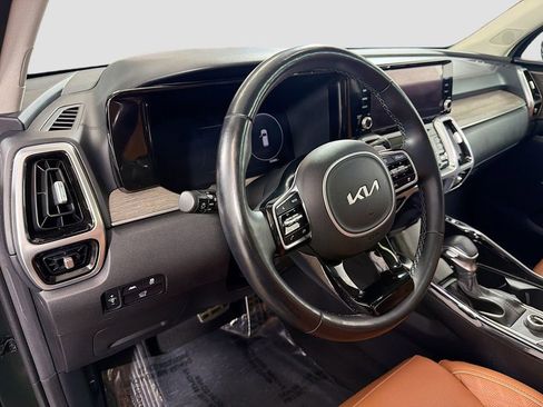 Used 2022 Kia Sorento SX Prestige w/ Rust Color Package AWD/4WD image 11