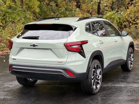 Used 2024 Chevrolet Trax RS w/ Sunroof Package image 7