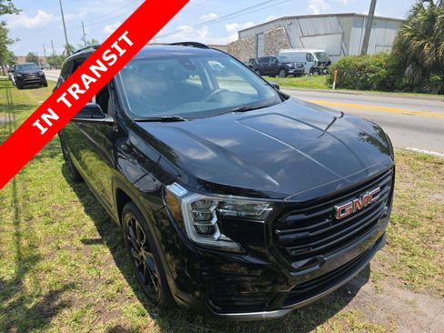 Used 2024 GMC Terrain SLE w/ Elevation Edition FWD image 3