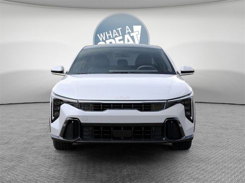 New 2025 Kia K4 GT-Line image 2