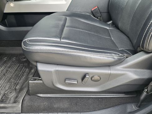 Certified 2022 Ford F250 Lariat w/ Chrome Package image 18