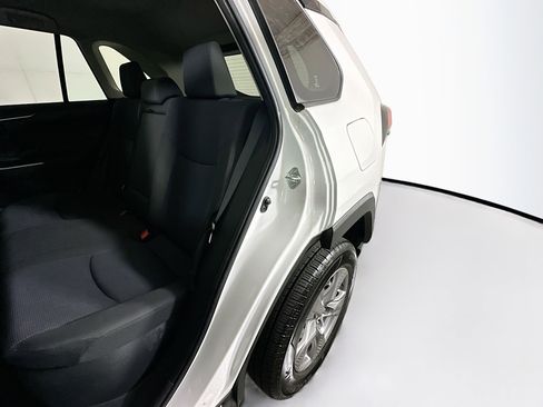 Used 2022 Toyota RAV4 LE AWD/4WD image 25