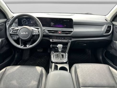 Used 2024 Kia Seltos EX AWD/4WD image 17
