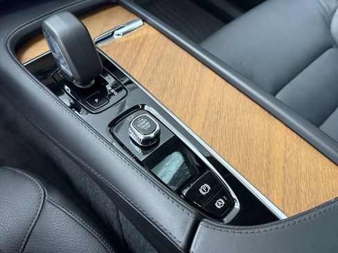 Certified 2023 Volvo XC90 B5 Plus w/ Protection Package AWD/4WD image 21