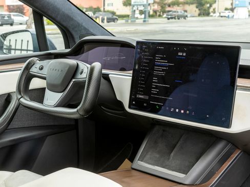 Used 2022 Tesla Model X AWD/4WD image 34