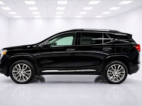 Used 2023 GMC Terrain Denali AWD/4WD image 3