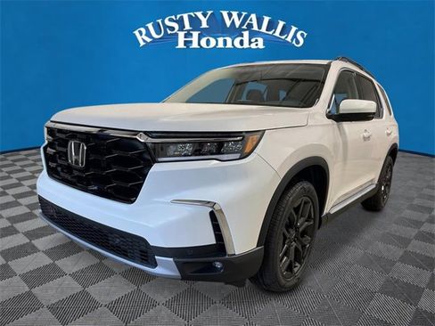 New 2025 Honda Pilot Touring image 7