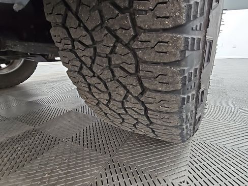 Used 2024 Chevrolet Silverado 2500 Custom w/ Custom Value Package image 39