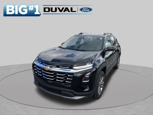 Used 2025 Chevrolet Equinox LT w/ Convenience Package II FWD image 3