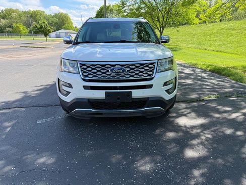 Used 2016 Ford Explorer Platinum image 28