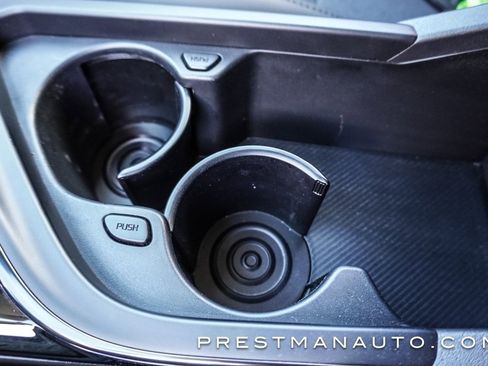 Used 2025 Kia Niro EX image 39