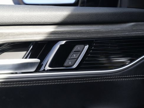 Used 2023 Jeep Wagoneer L Series II image 28