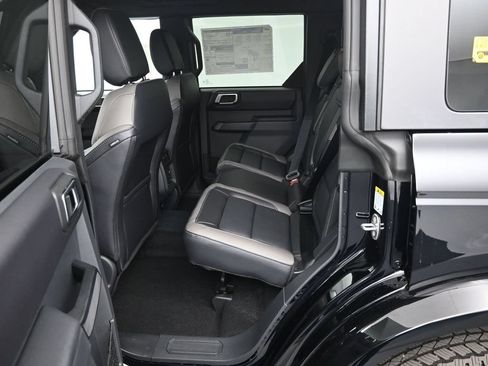 Used 2026 Ford Bronco Outer Banks AWD/4WD image 19