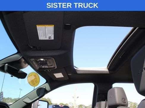 Used 2025 GMC Sierra 2500 AT4 w/ AT4 Premium Plus Package AWD/4WD image 21