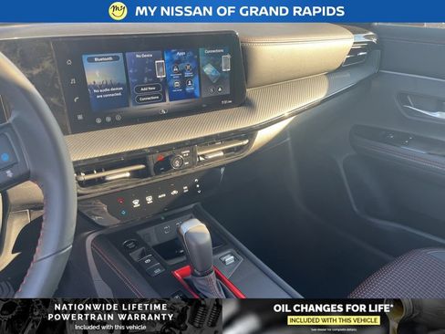 New 2026 Nissan Kicks SR AWD/4WD image 18