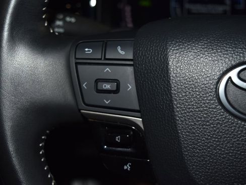 Used 2025 Toyota Camry SE image 7