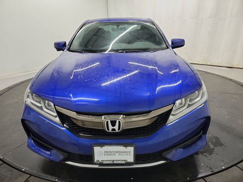 Used 2017 Honda Accord EX image 2