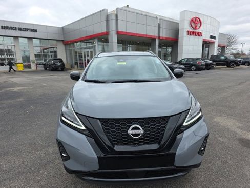 Used 2024 Nissan Murano SV w/ SV Midnight Edition Package image 2