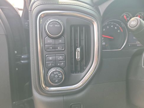 Used 2020 Chevrolet Silverado 1500 LTZ w/ LTZ Premium Package AWD/4WD image 18