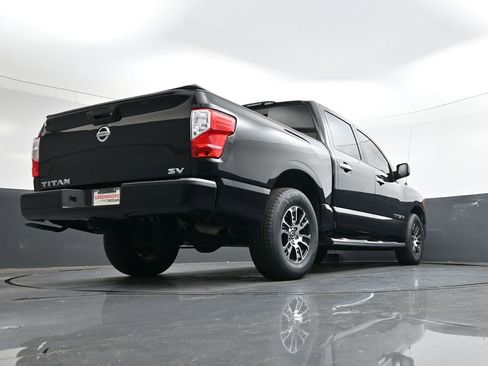 Used 2021 Nissan Titan SV w/ SV Convenience Package image 28
