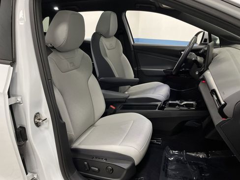 Used 2021 Volkswagen ID.4 Pro S w/ Gradient Package image 31