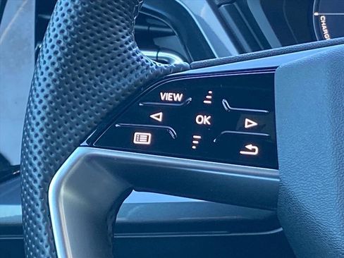 Used 2024 Audi Q4 e-tron Premium Plus w/ Premium Plus image 7