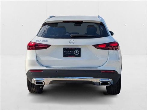 Certified 2026 Mercedes-Benz GLA 250 image 8