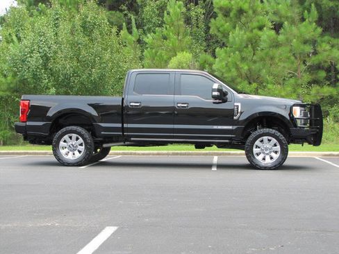 Used 2019 Ford F250 Platinum w/ Platinum Ultimate Package AWD/4WD image 4